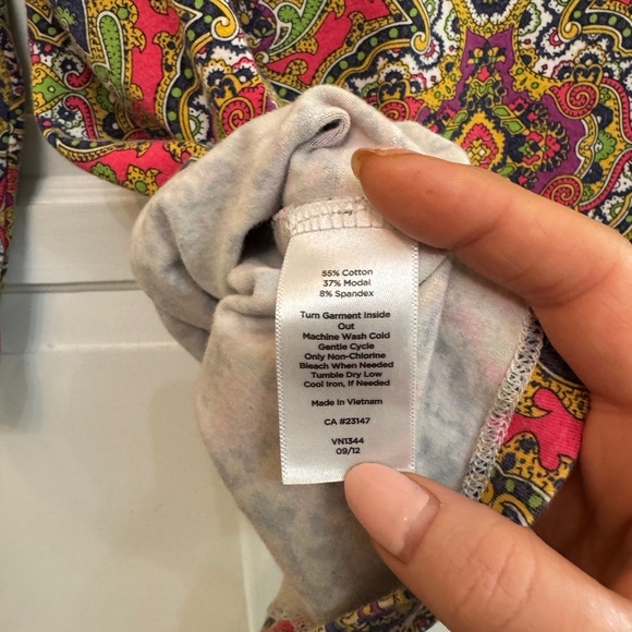 Talbots Women's Vibrant Paisley Blouse Size L. - Picture 5 of 5